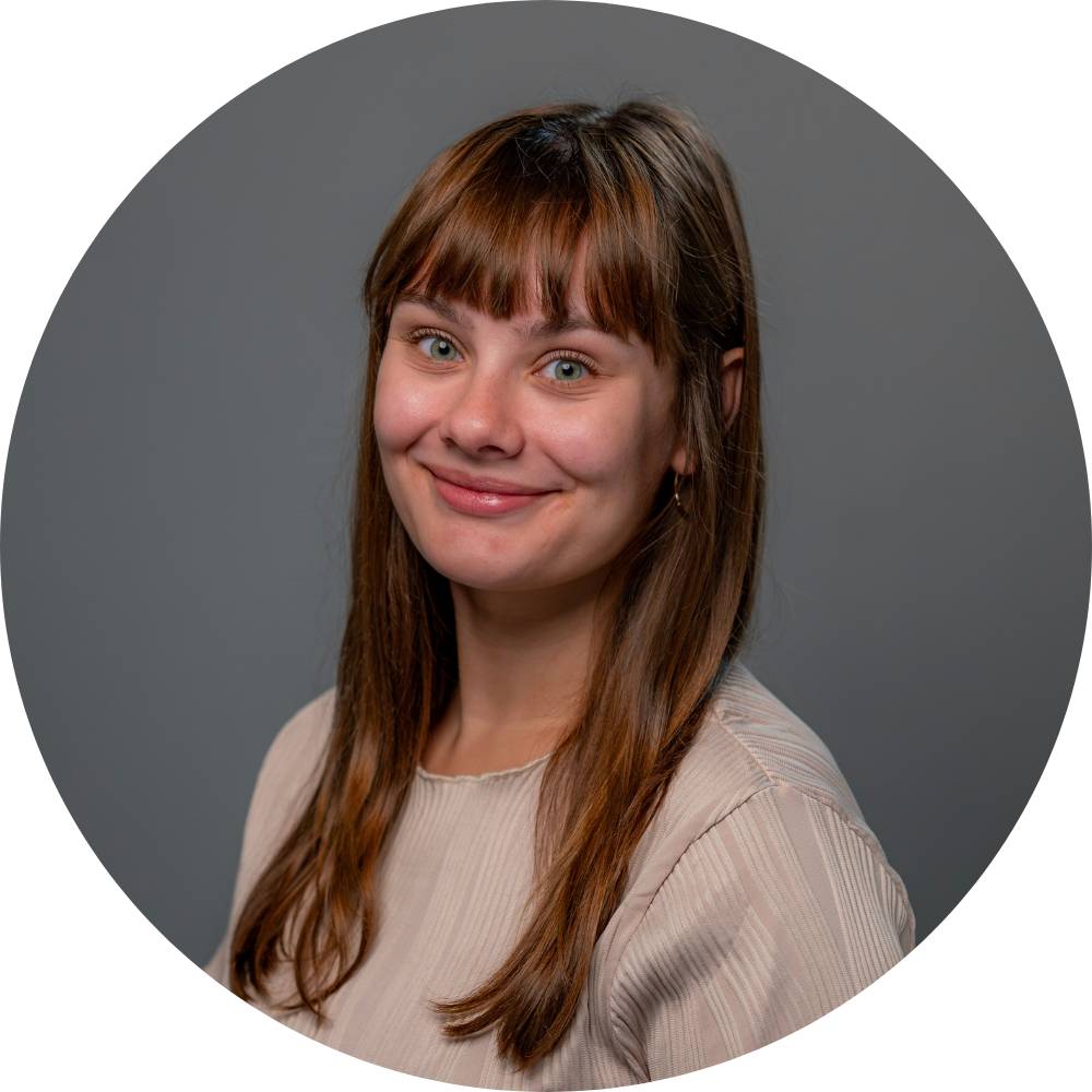 Emily McGavin smiling for her GVSU headshot